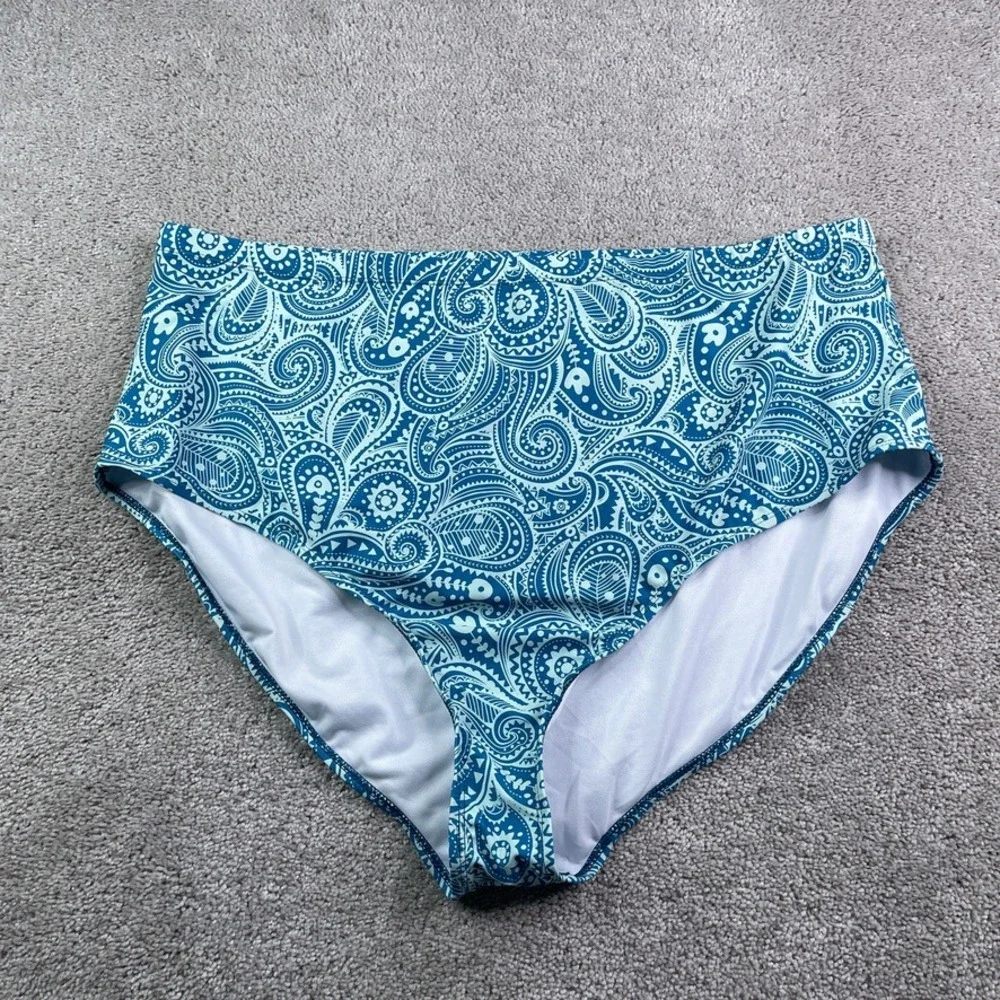 NEW Bloomchic Two Piece Swimsuit Women Size 28 Blue Paisley Tankini Plus Size